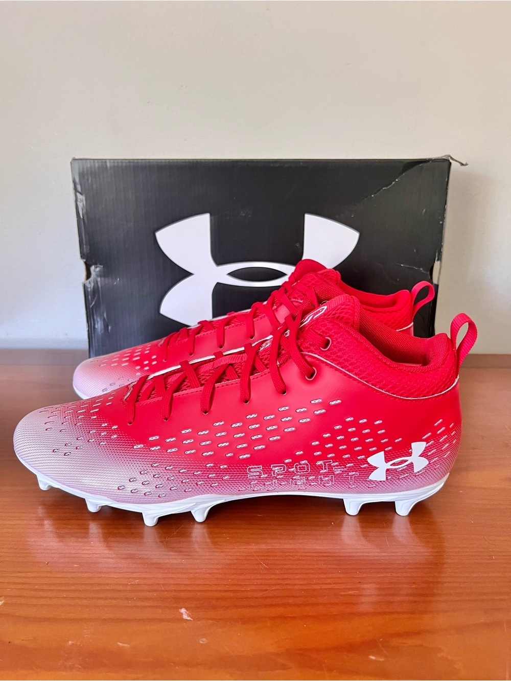 NIB Under Armour Spotlight Select 2.0 Men’s Size 12.5 Football Cleats Red